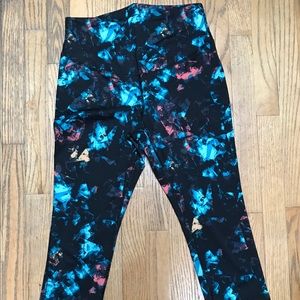 Old Navy Maternity Active Capris for Exercise